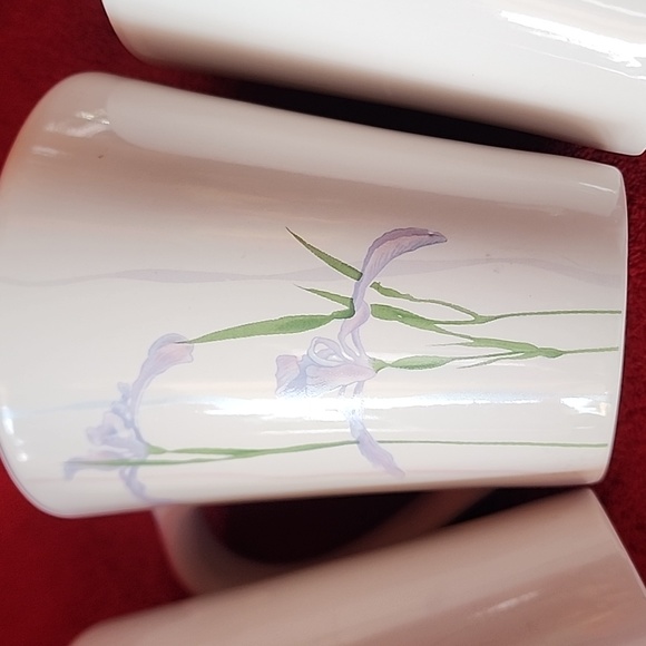 ☆Set of 3 Corelle Coordinates Stoneware. Shadow Iris Design. Coffee/Tea Mugs.☆ - Picture 2 of 9
